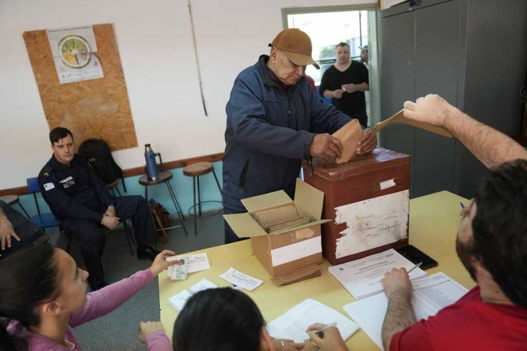 Close Presidential Race in Uruguay: Focus on Undecided Voters