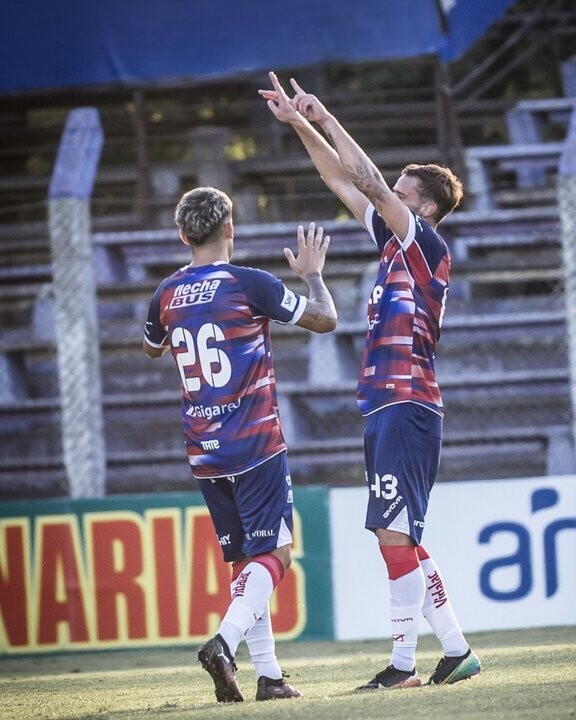 Unión and Defensor Sporting Draw 1-1 in Uruguay