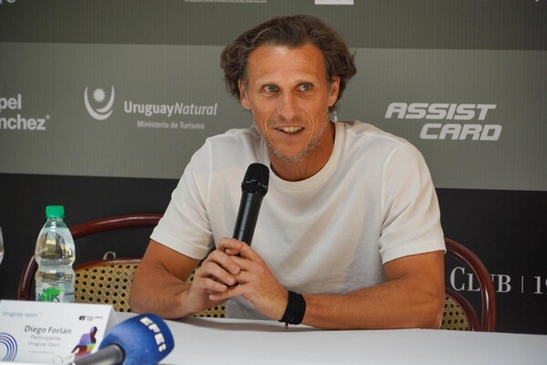 Diego Forlán Makes His Professional Tennis Debut