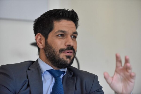 Andrés Ojeda Competes in Uruguay's 2024 Presidential Elections