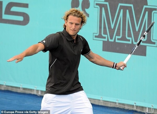 Diego Forlán to Make Tennis Debut