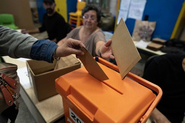 Highly Competitive Presidential Runoff in Uruguay