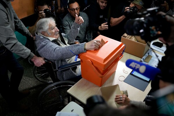 Uruguay's 2024 Elections: Key Plebiscites and Candidates